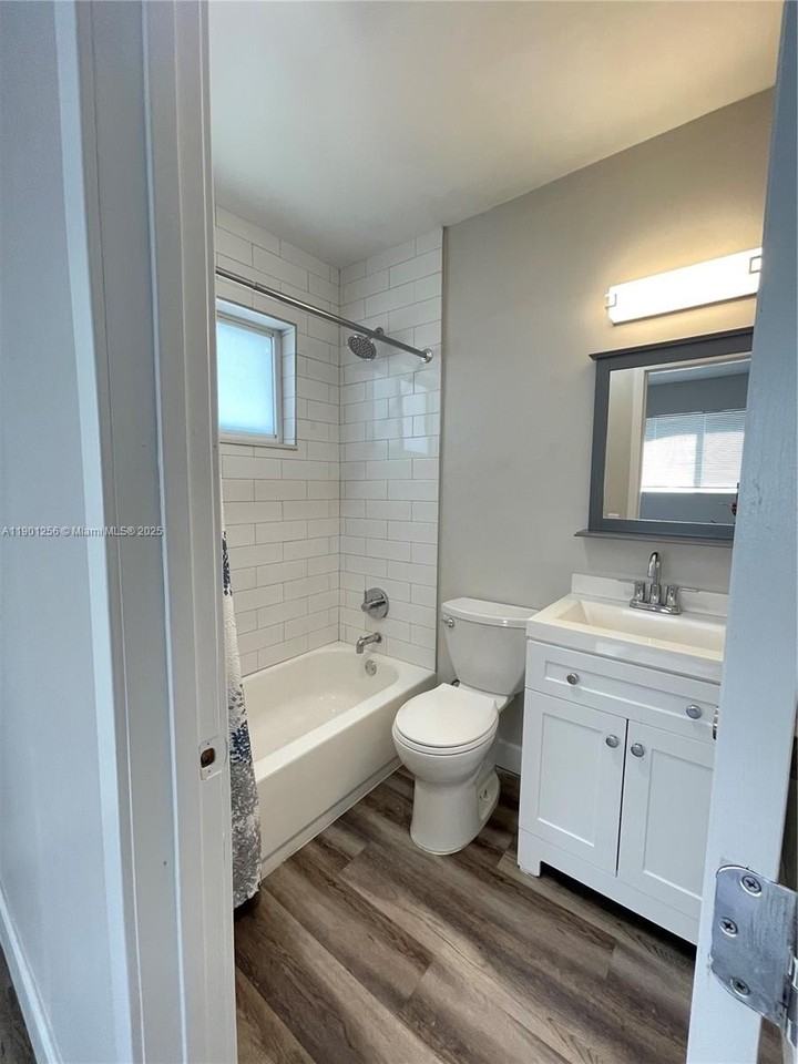 3760 Northwest 13th Place #3760 - Photo 4 of 17