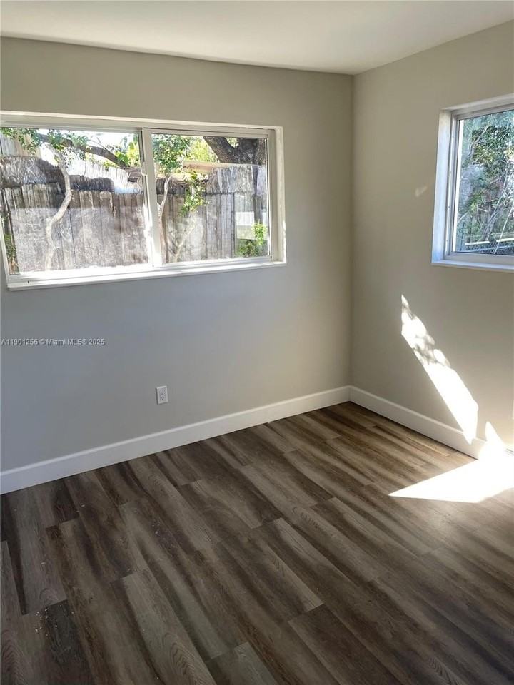 3760 Northwest 13th Place #3760 - Photo 7 of 17