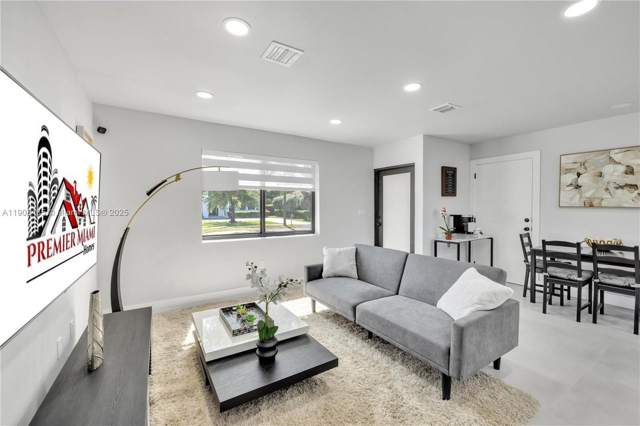 6021 Sw 19th St #0 - Photo 7 of 20