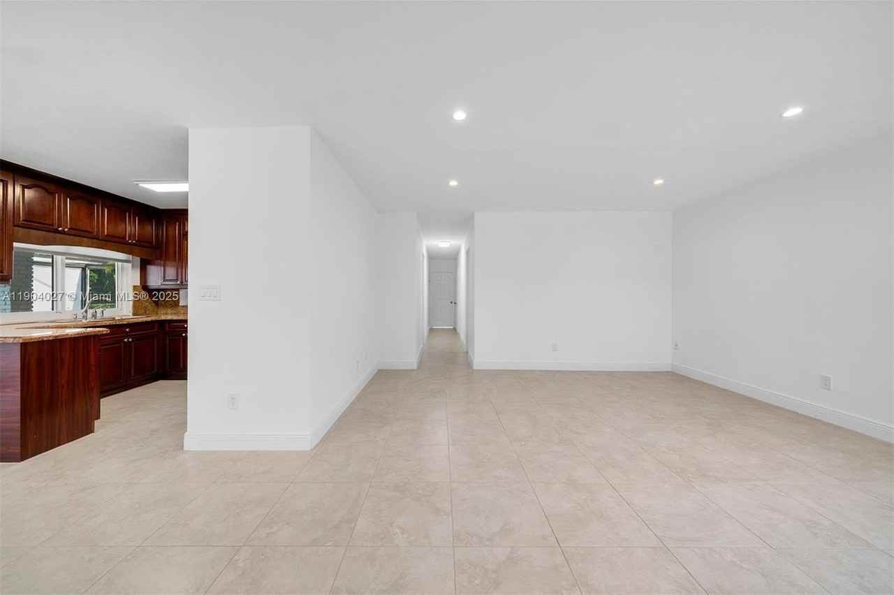 7575 Sw 134th St - Photo 4 of 28