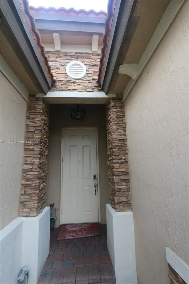 24123 Sw 118th Ave - Photo 7 of 46