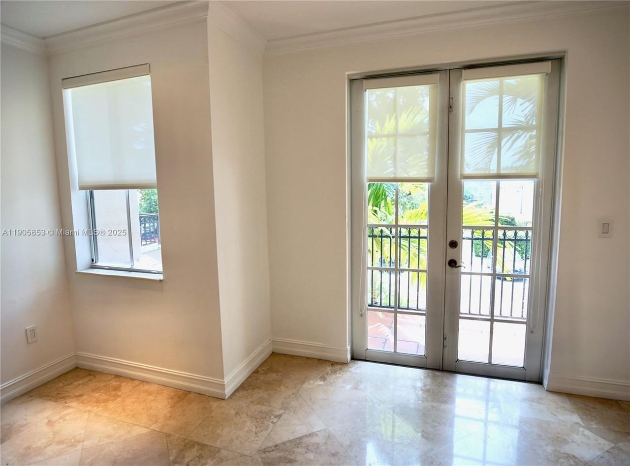 615 Santander Ave #B - Photo 6 of 23