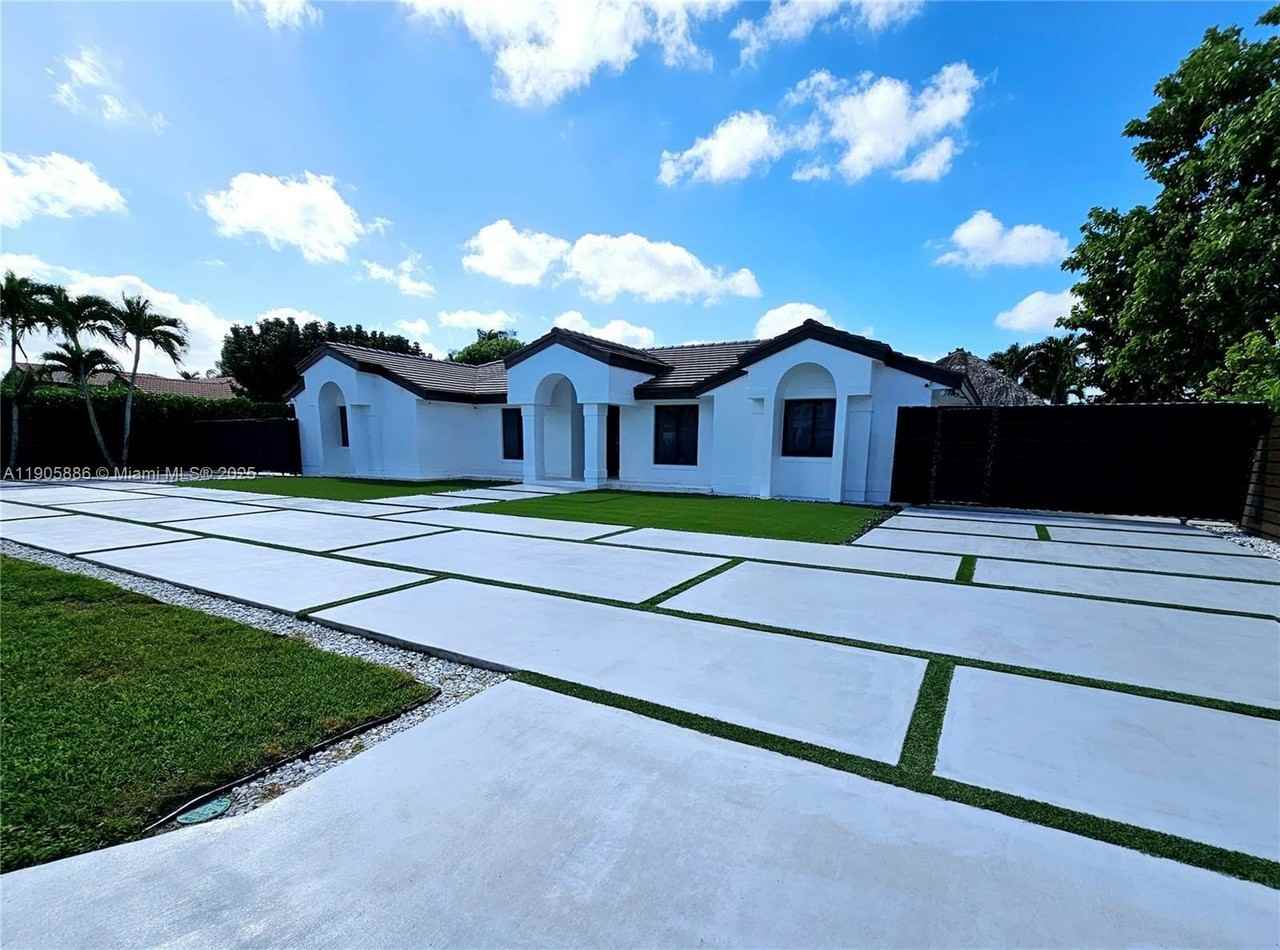 16138 Sw 154th Ct #0 - Photo 4 of 50