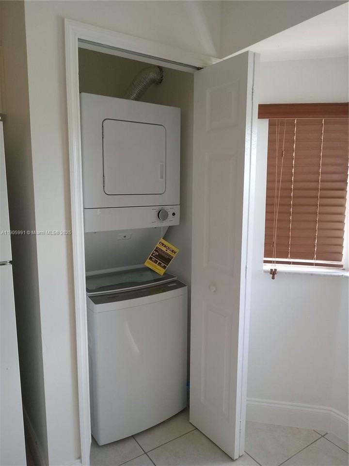 1270 Southeast 27th Street #203 - Photo 6 of 20