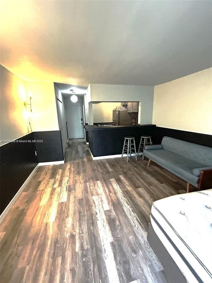 1441 Lincoln Rd #217 - Photo 3 of 15