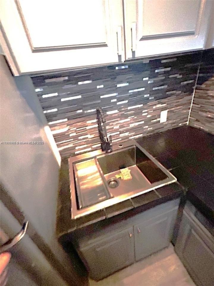 1441 Lincoln Rd #217 - Photo 4 of 15