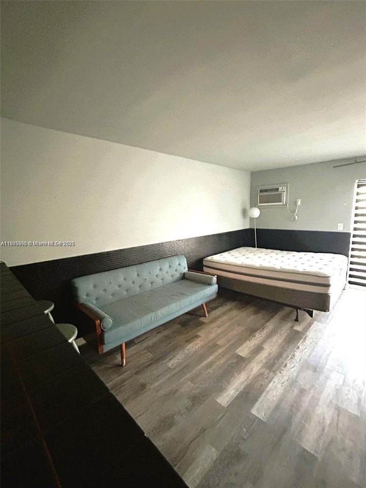 1441 Lincoln Rd #217 - Photo 6 of 15