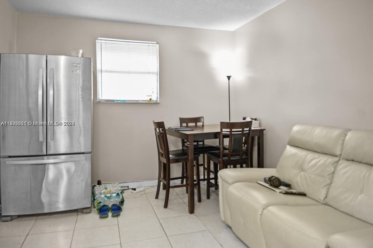 19310 Nw 48th Ct - Photo 2 of 3