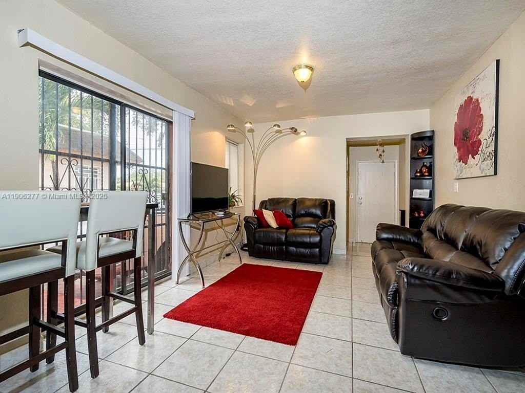 2460 Nw 15th St #1 - Photo 7 of 10