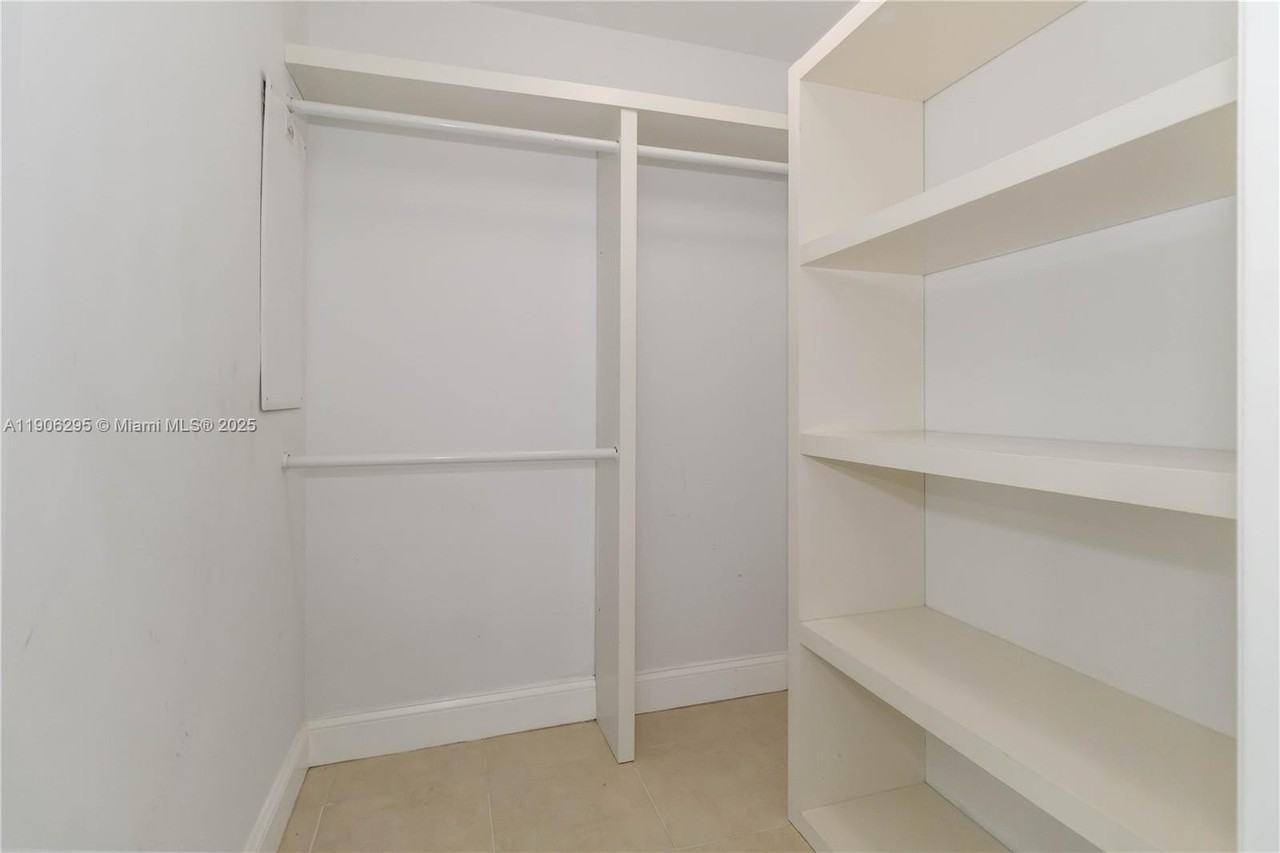 90 Southwest 3rd Street #4305 - Photo 7 of 16