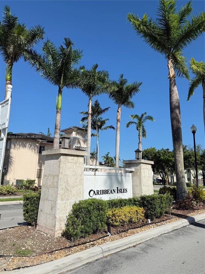 2665 Ne 4th St #201 - Photo 2 of 21