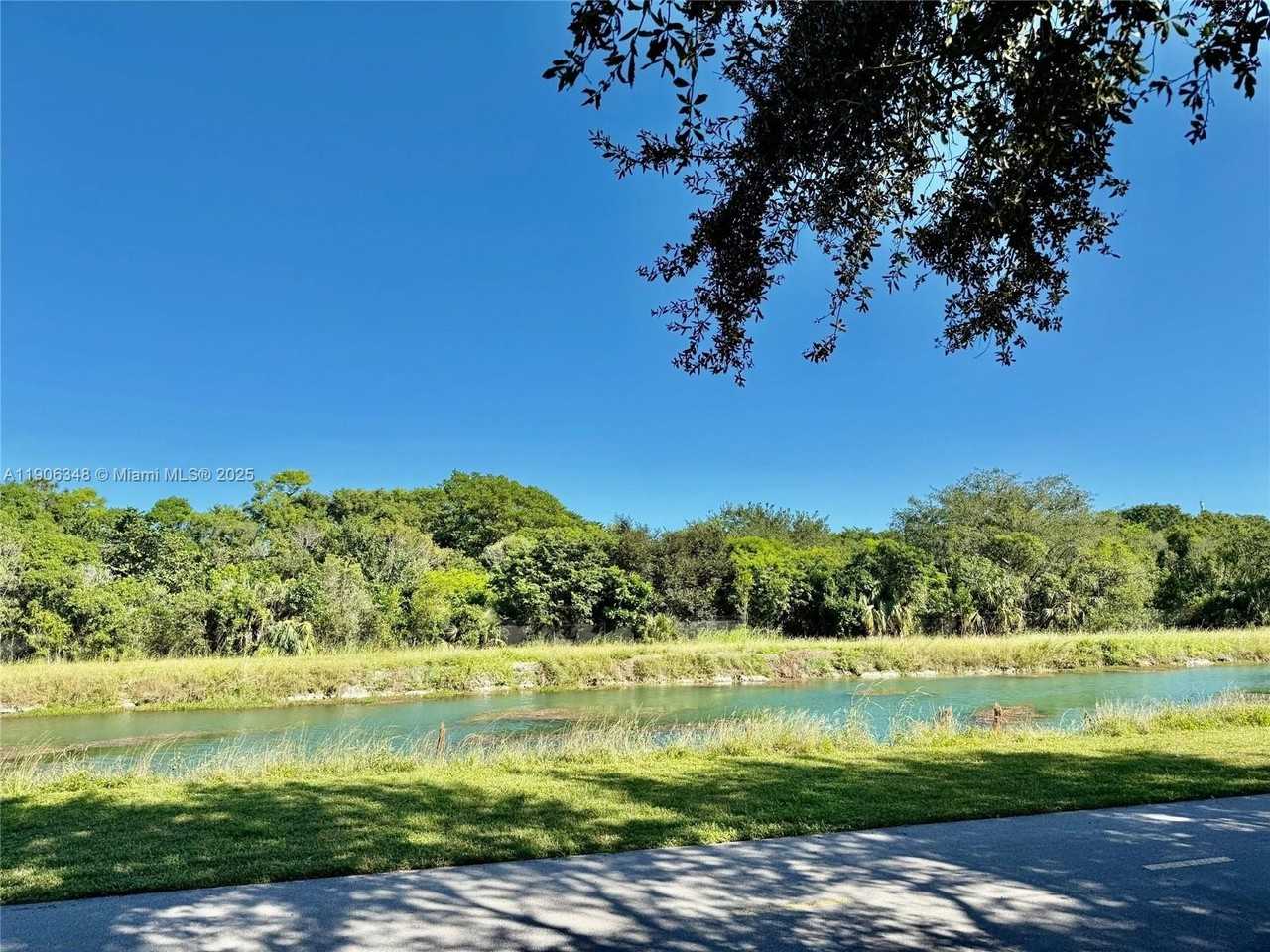 2665 Ne 4th St #201 - Photo 6 of 21