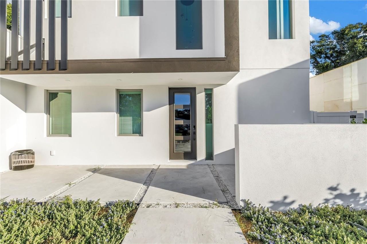 2305 Temple St - Photo 4 of 50