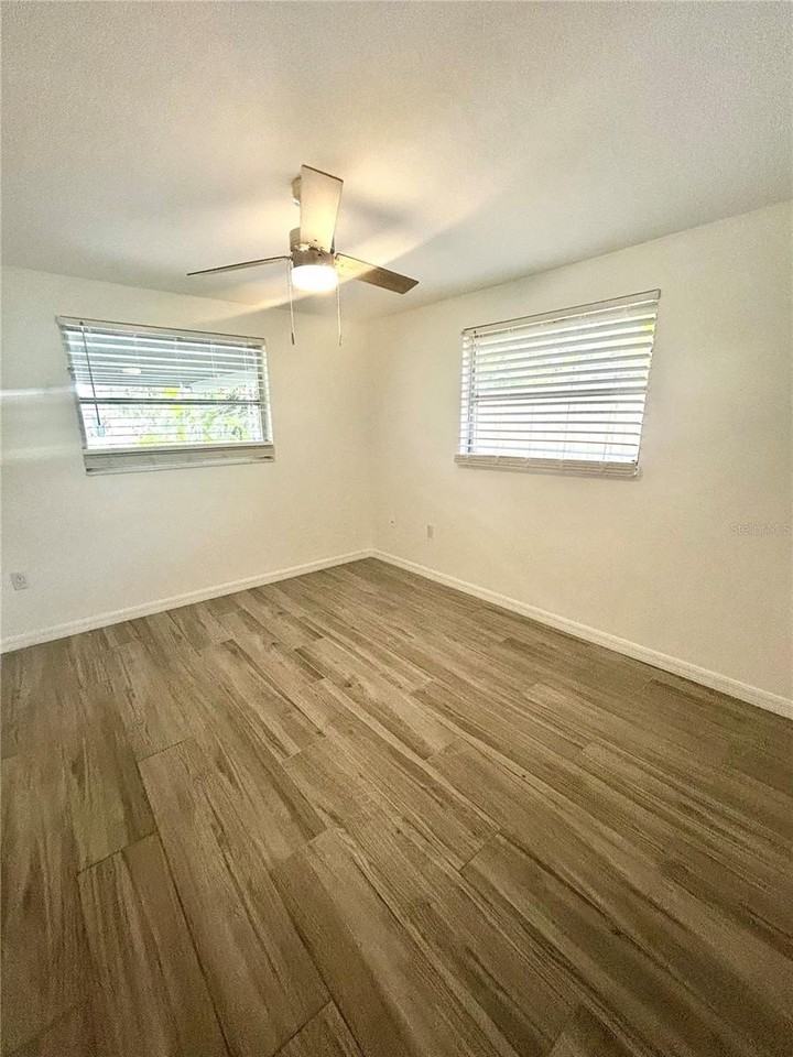 2377 Main St - Photo 5 of 12