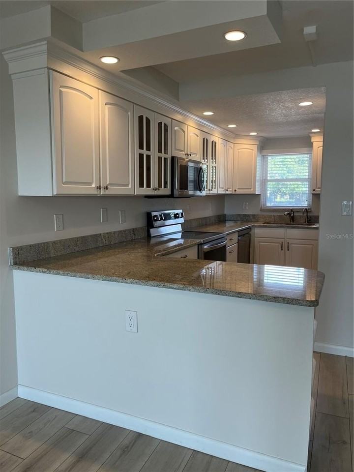 601 N Mcdonald St #303 - Photo 6 of 19