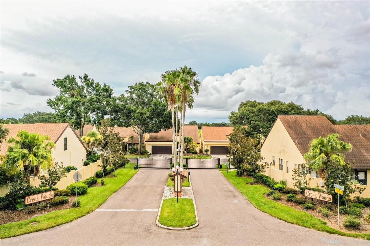 4315 Creekwood Lane - Photo 3 of 50