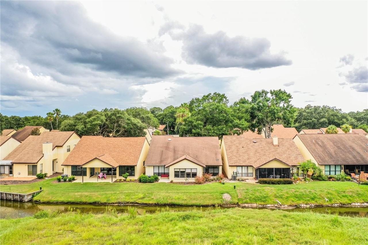 4315 Creekwood Lane - Photo 4 of 50