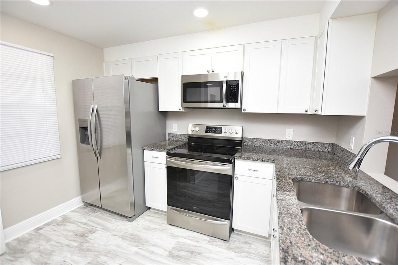 2241 9th St Se - Photo 6 of 25