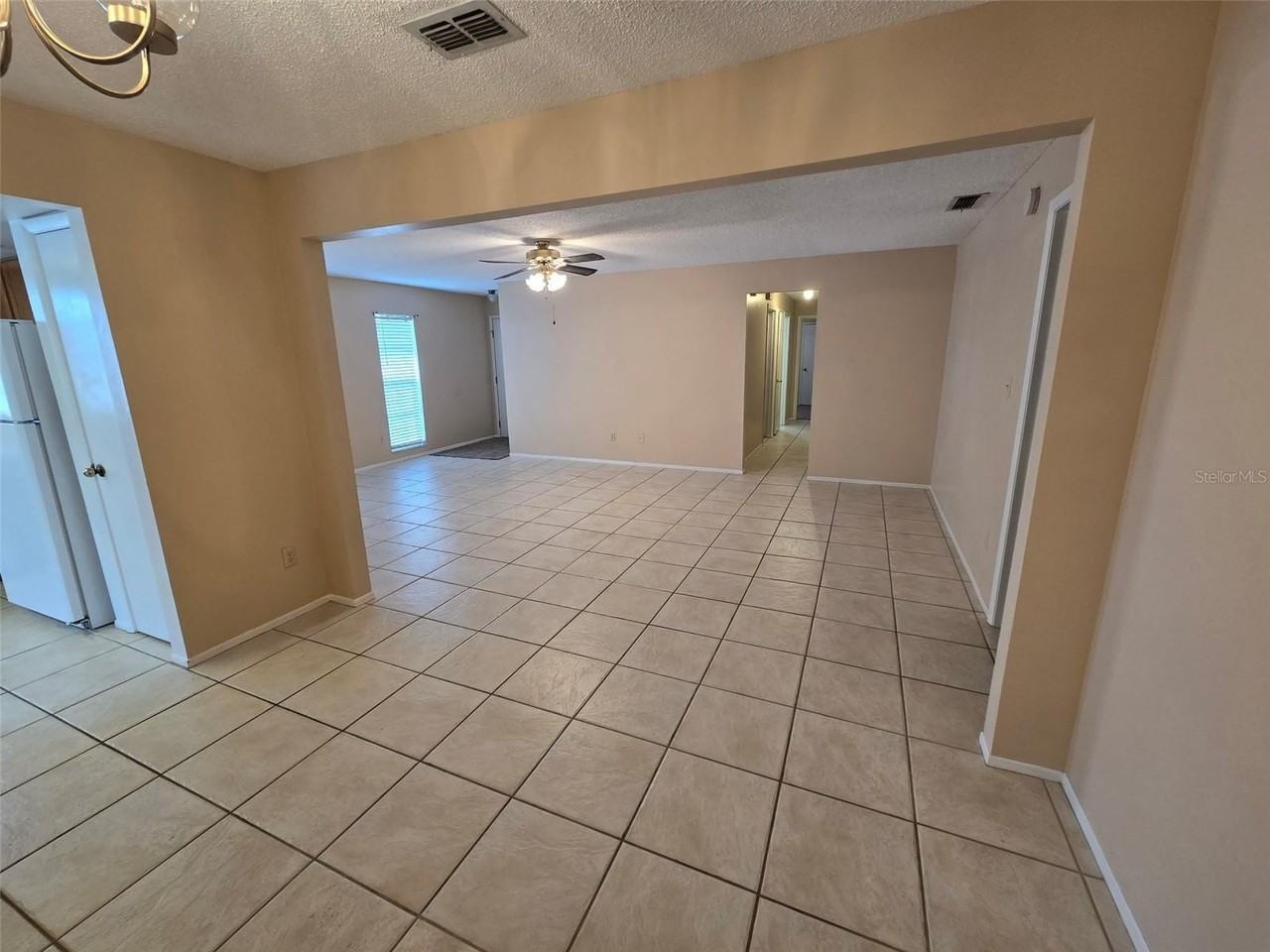 1305 Andes Dr - Photo 5 of 30