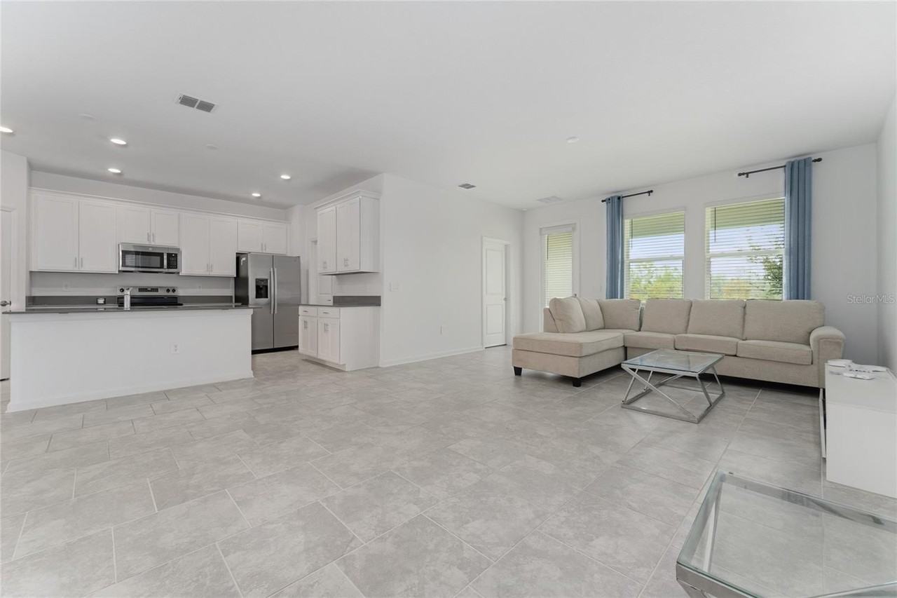 8967 Chipping Square Ln - Photo 5 of 28