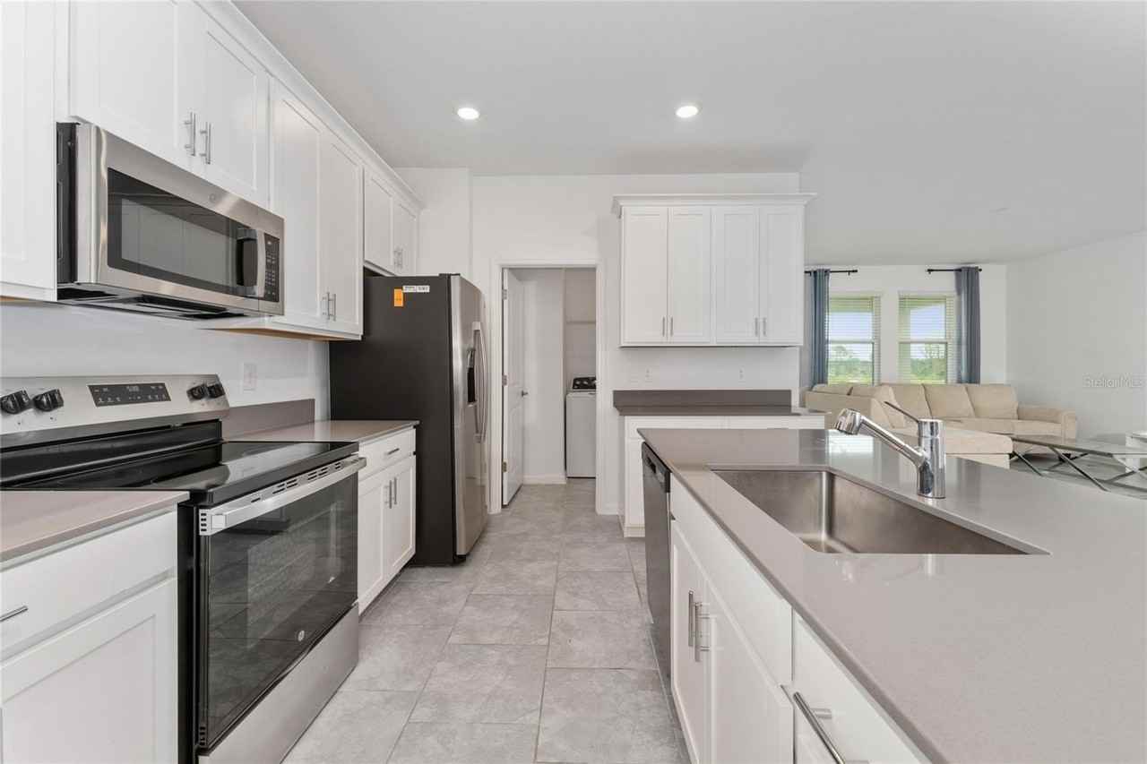 8967 Chipping Square Ln - Photo 7 of 28