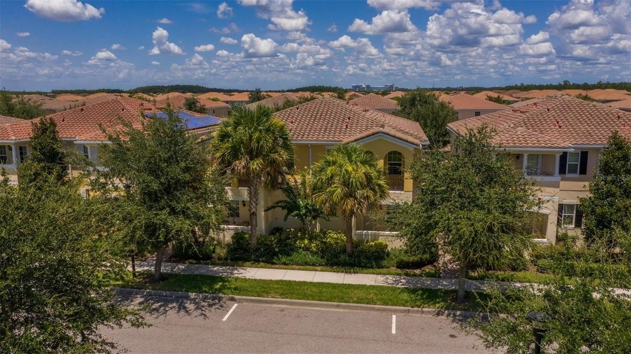 12105 Breda Lane - Photo 2 of 50