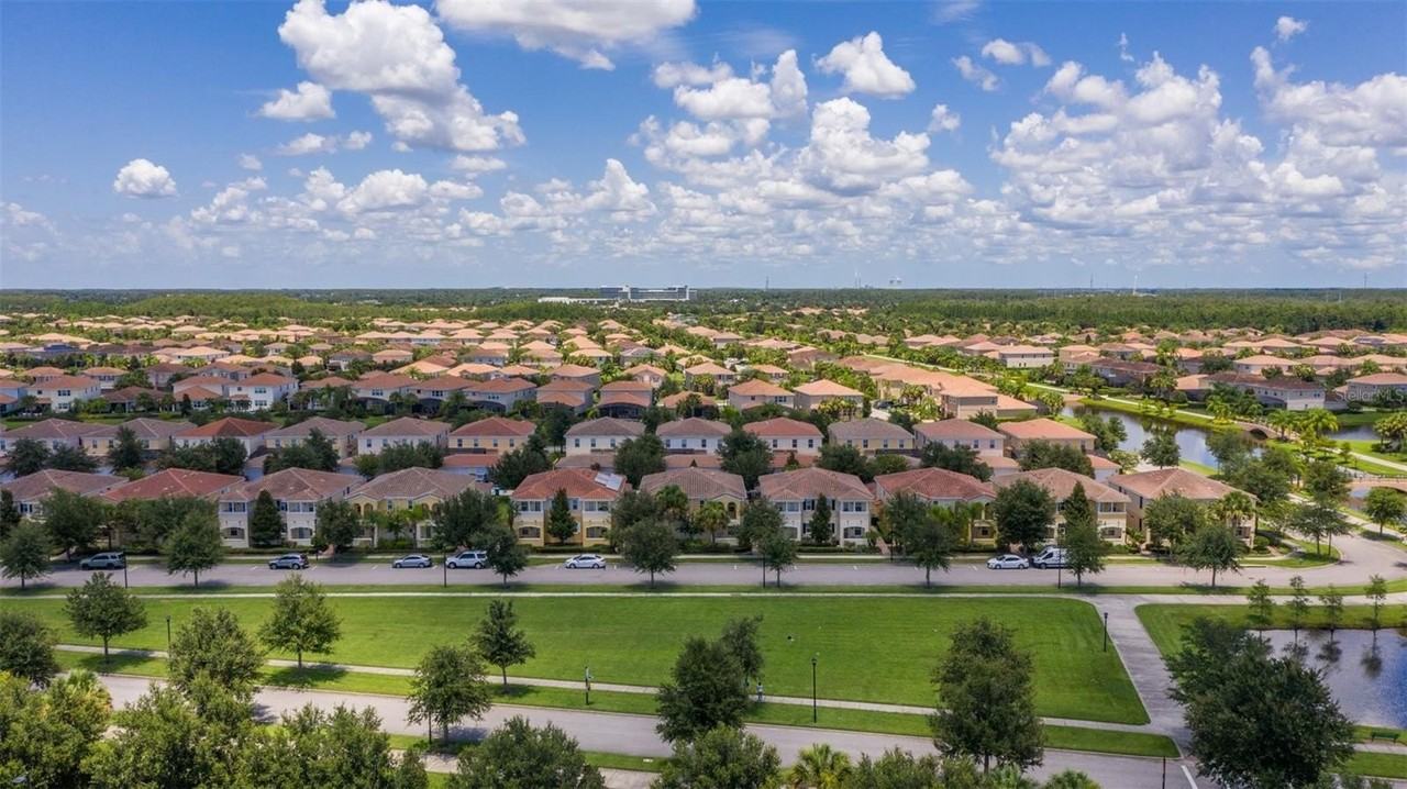 12105 Breda Lane - Photo 3 of 50