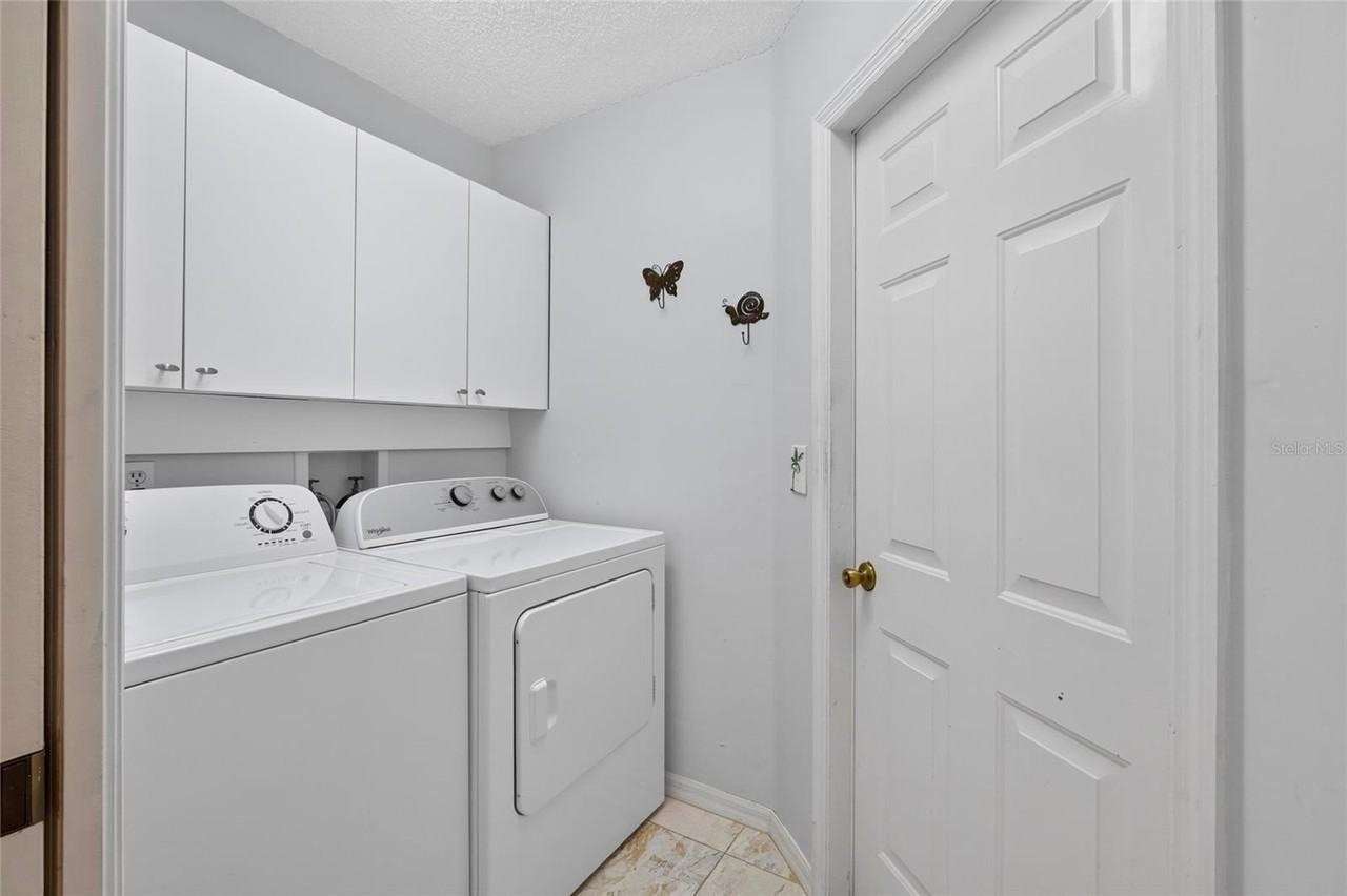 245 Hemingway Dr - Photo 7 of 25