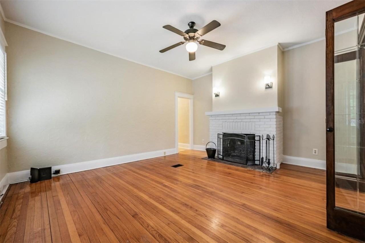 1000 East Crenshaw Street - Photo 3 of 19