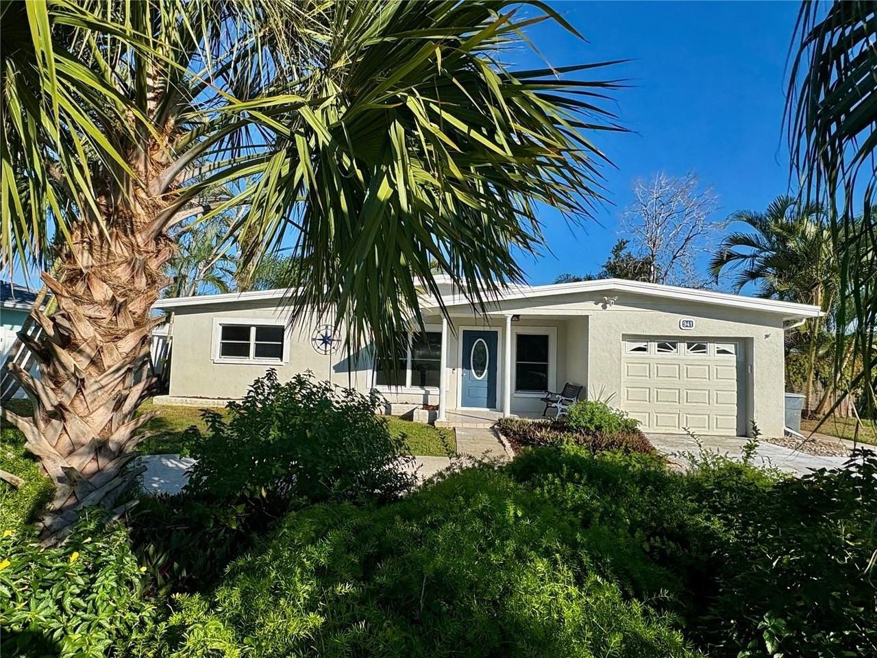 941 Palm Dr #1 - Photo 2 of 28