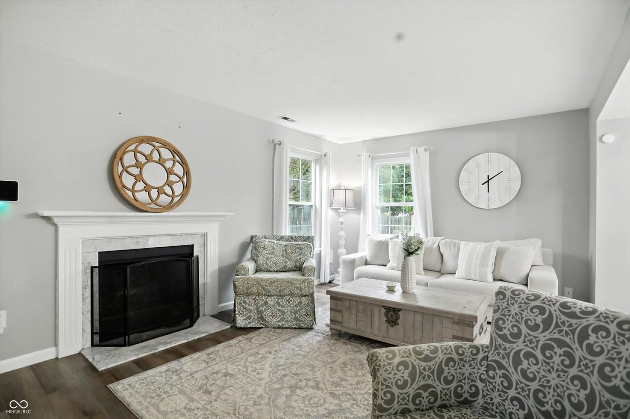 6495 Titania Dr - Photo 4 of 32