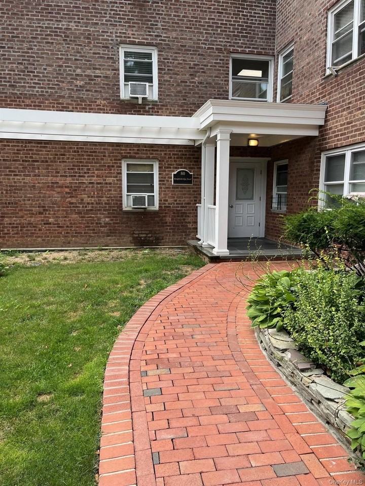 80 Knightsbridge Road #1E - Photo 2 of 2