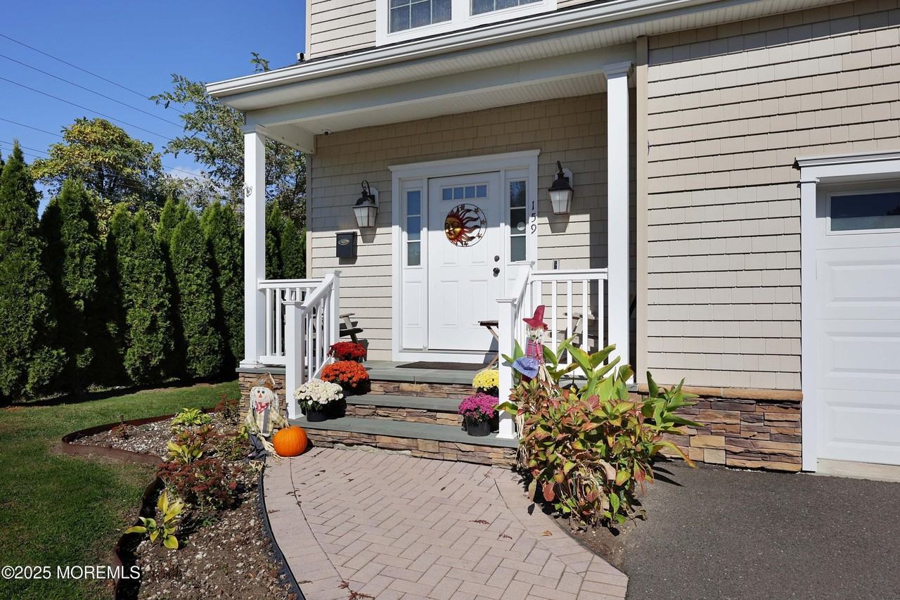 159 Hulick St - Photo 2 of 32