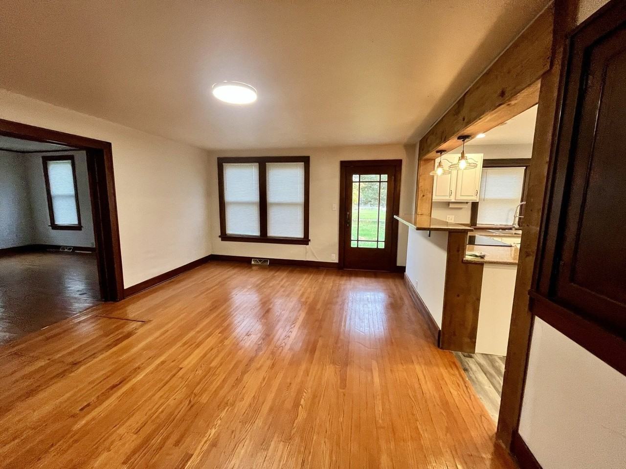 41W654 Main Street Rd - Photo 7 of 18