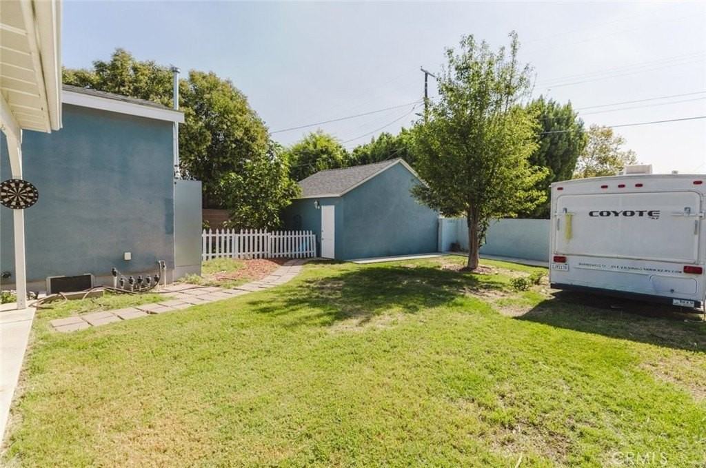 17134 Sherman Way - Photo 7 of 27