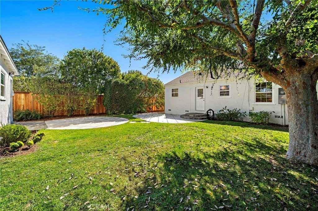 364 Broadway - Photo 3 of 25