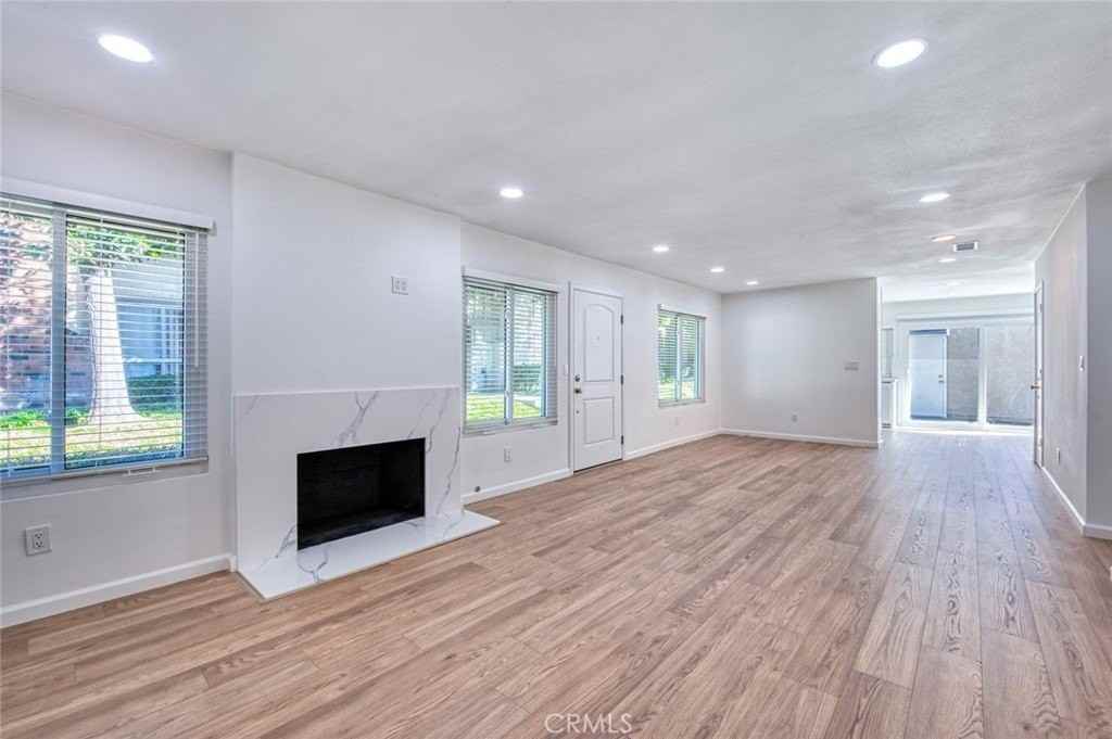 961 S Mintwood Ln - Photo 2 of 24