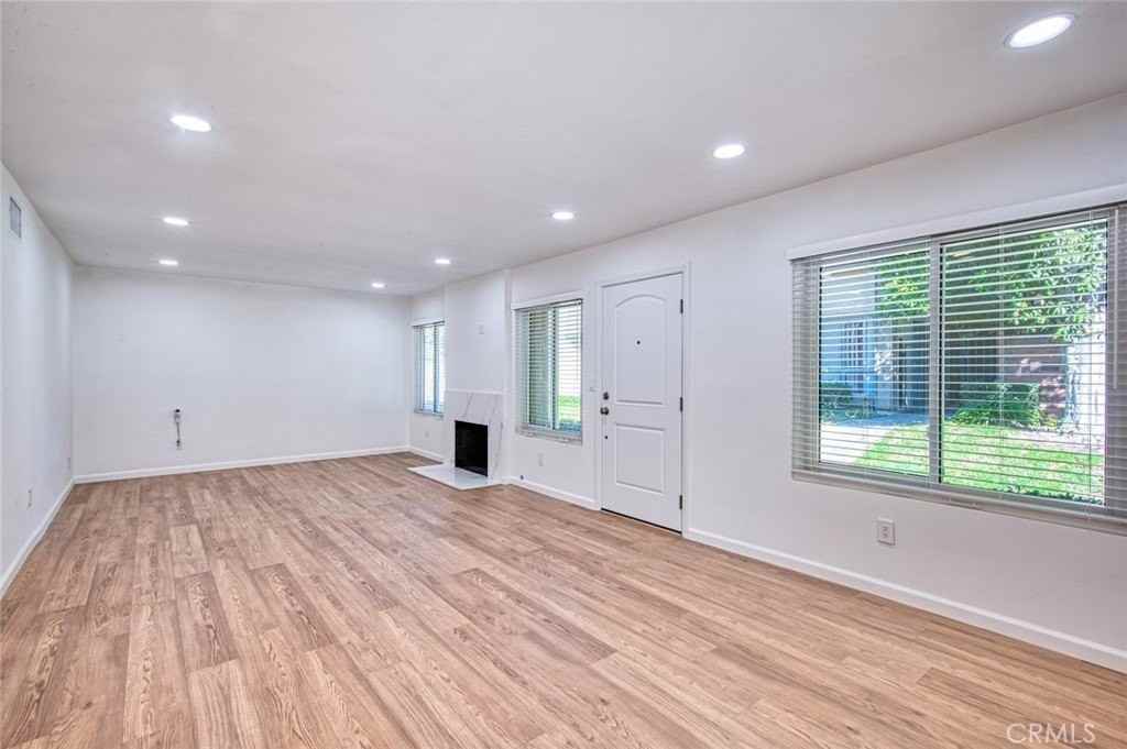 961 S Mintwood Ln - Photo 4 of 24