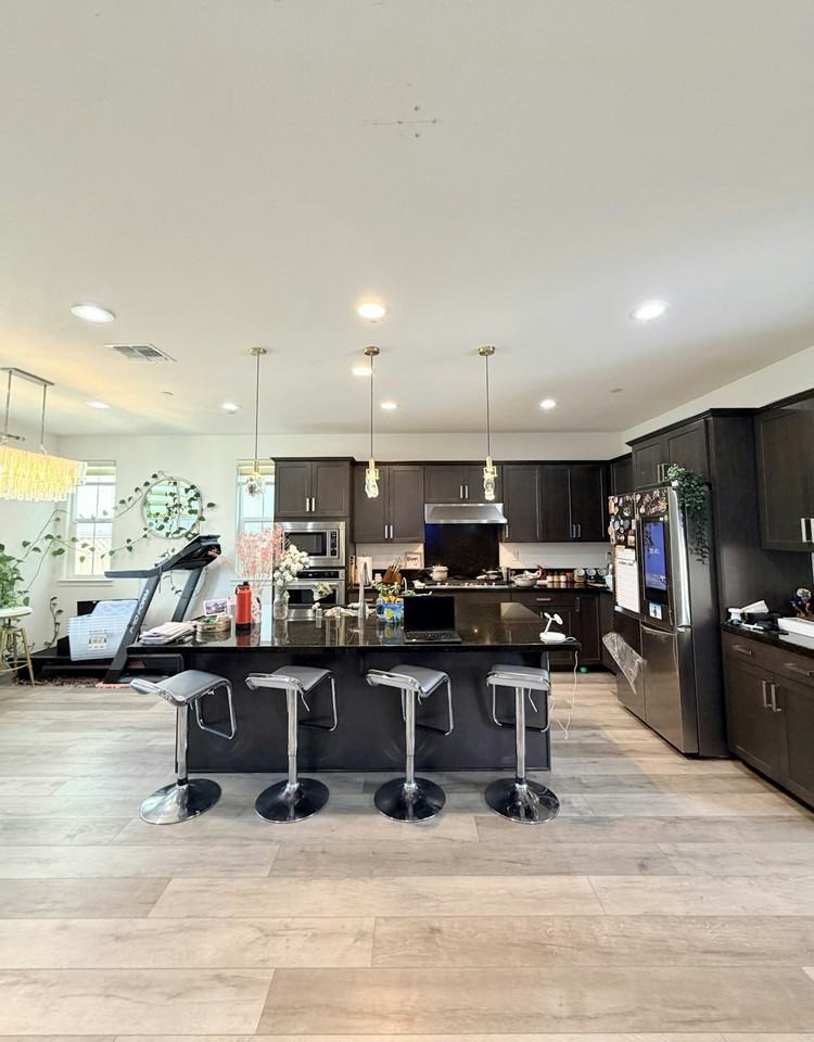 1676 South Central Parkway - Photo 5 of 22