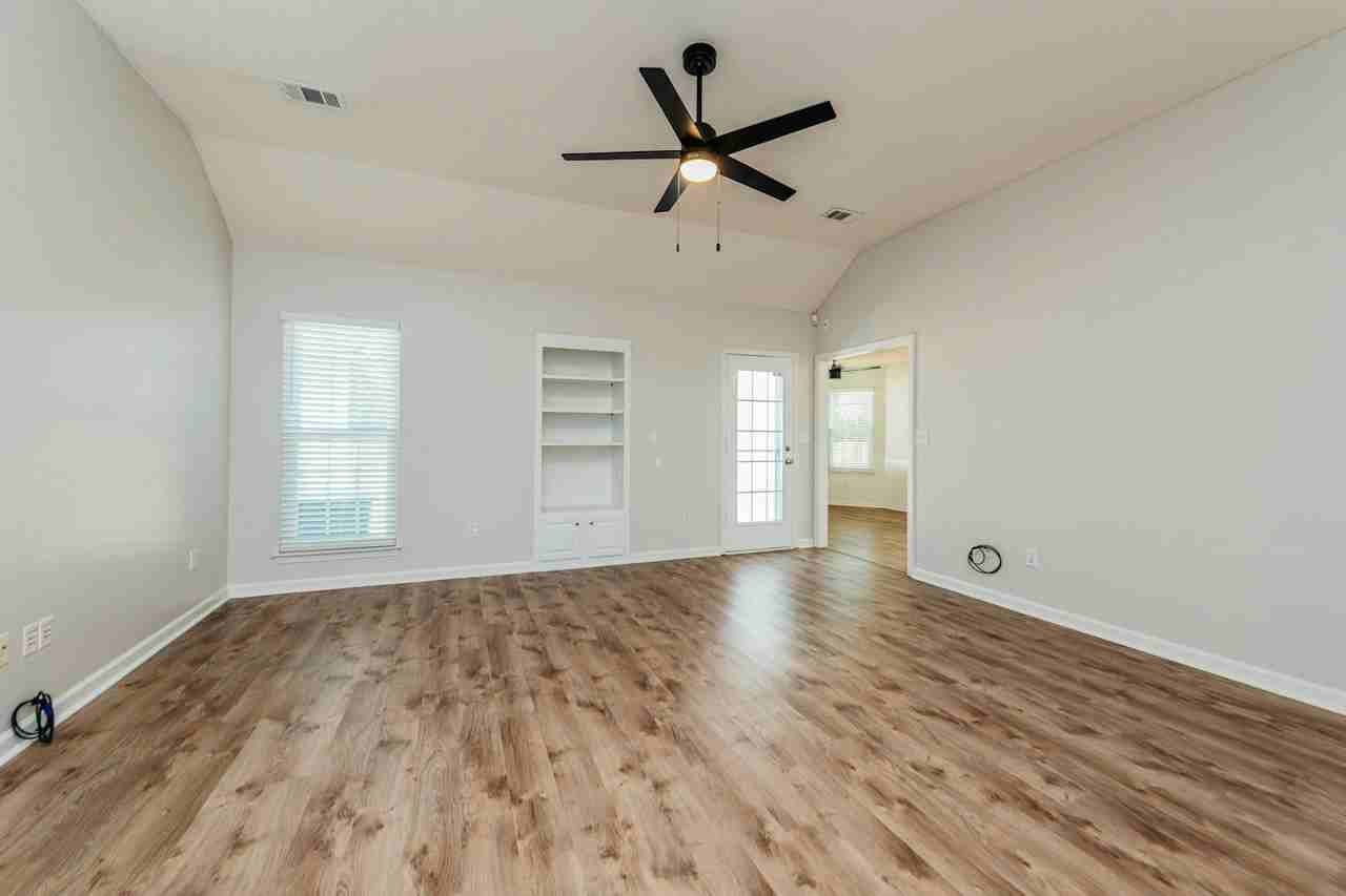 104 Lupine Way - Photo 2 of 24