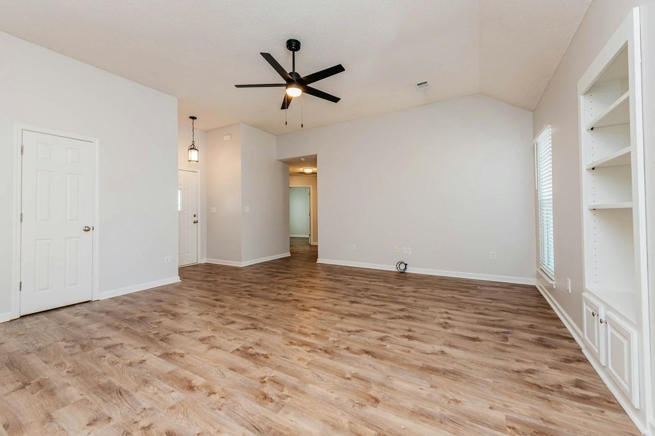 104 Lupine Way - Photo 3 of 24