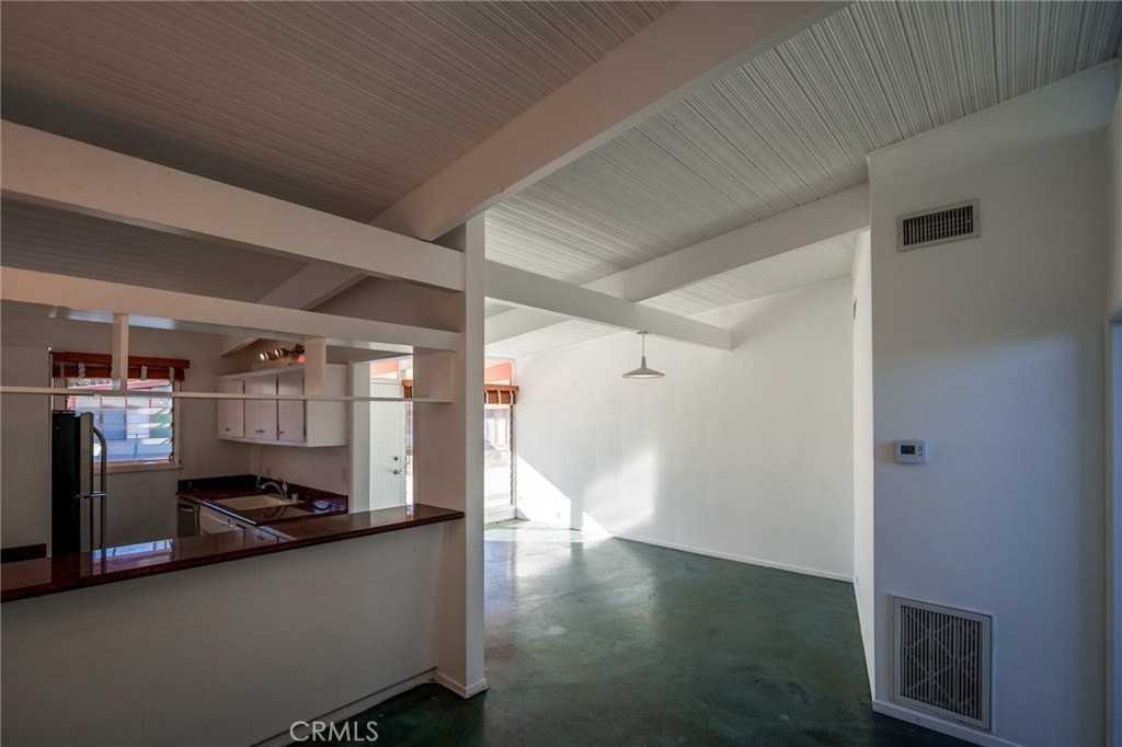 1400 N Hayworth Ave #28 - Photo 7 of 23