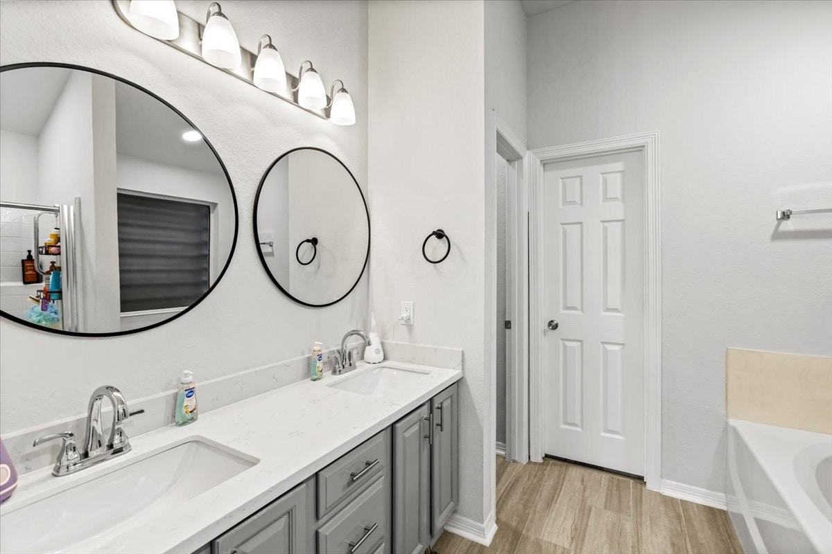 5206 Chasewood Dr - Photo 3 of 50