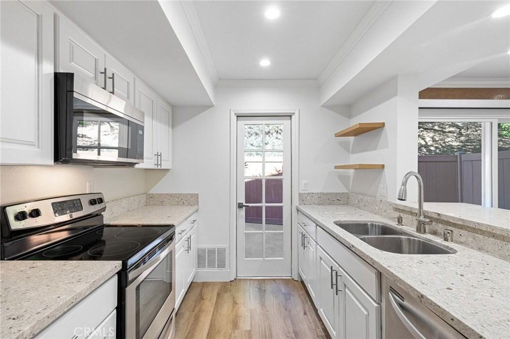 4059 Yankee Dr - Photo 5 of 12