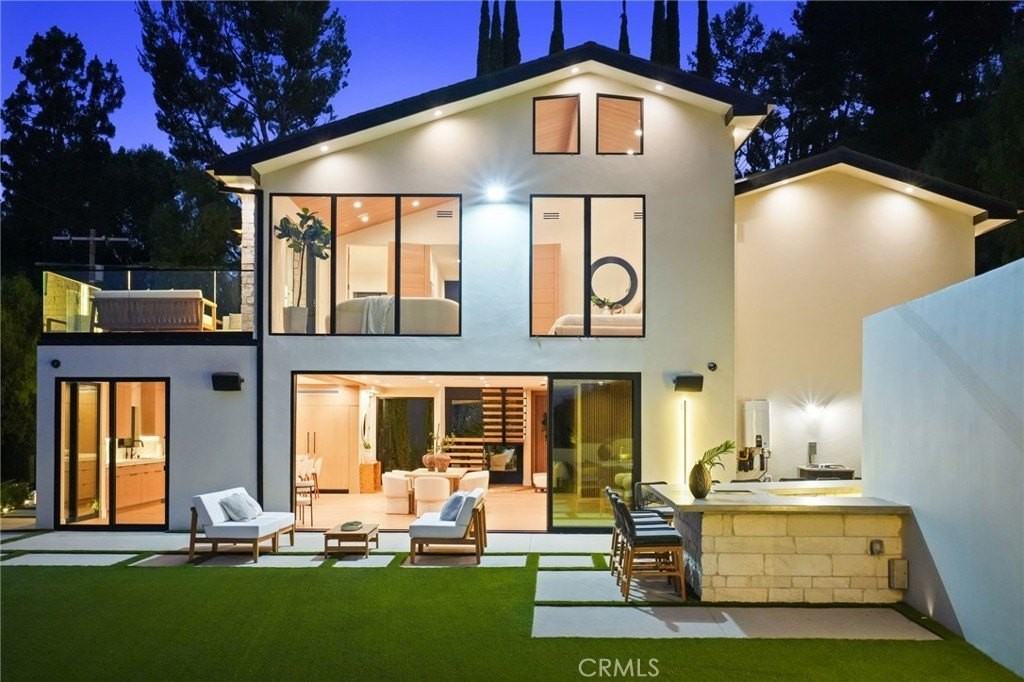 4551 Alonzo Ave - Photo 4 of 50