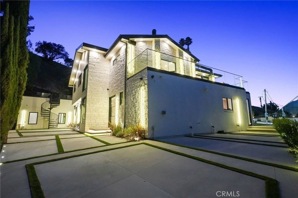 4551 Alonzo Ave - Photo 7 of 50