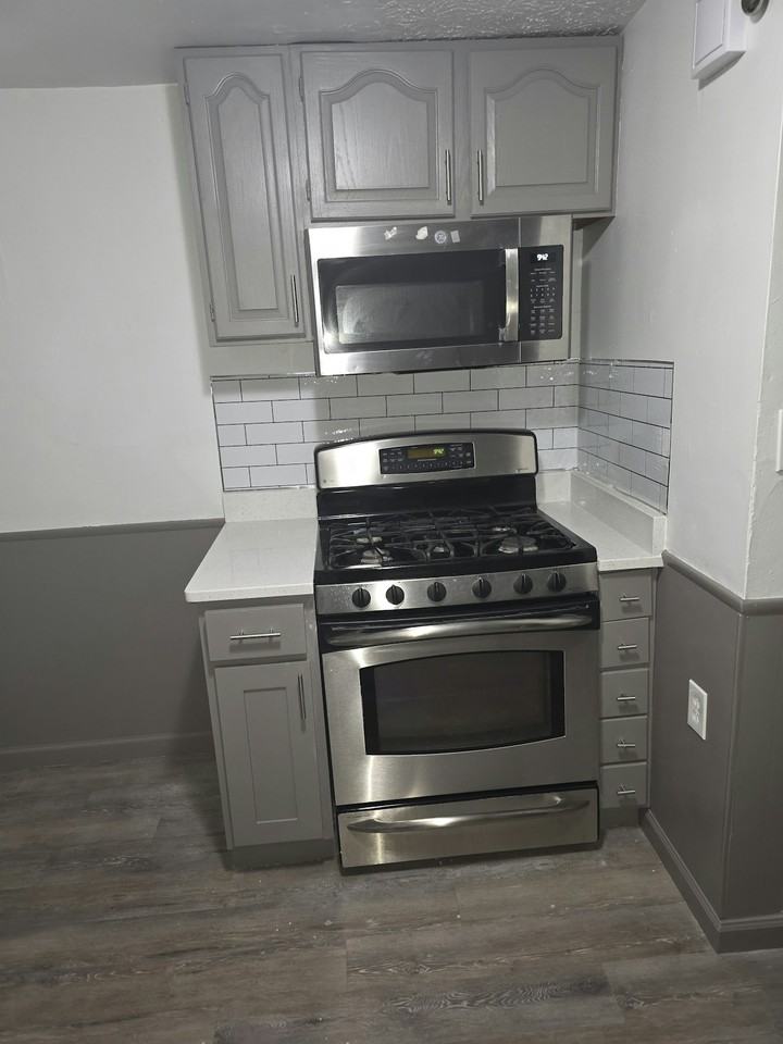 650 E 130th St, Unit 650 - Photo 3 of 21