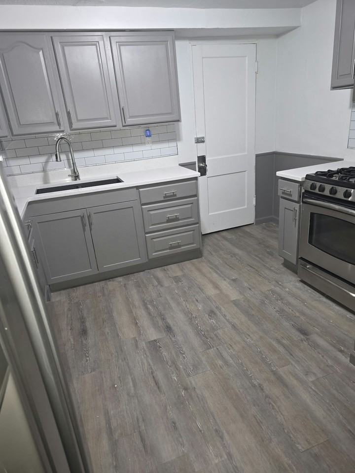 650 E 130th St, Unit 650 - Photo 5 of 21