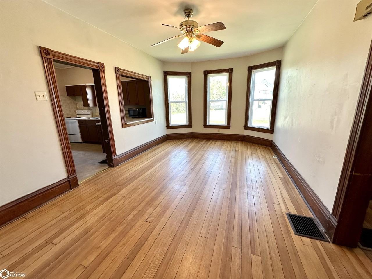 931 High Street - Photo 5 of 24