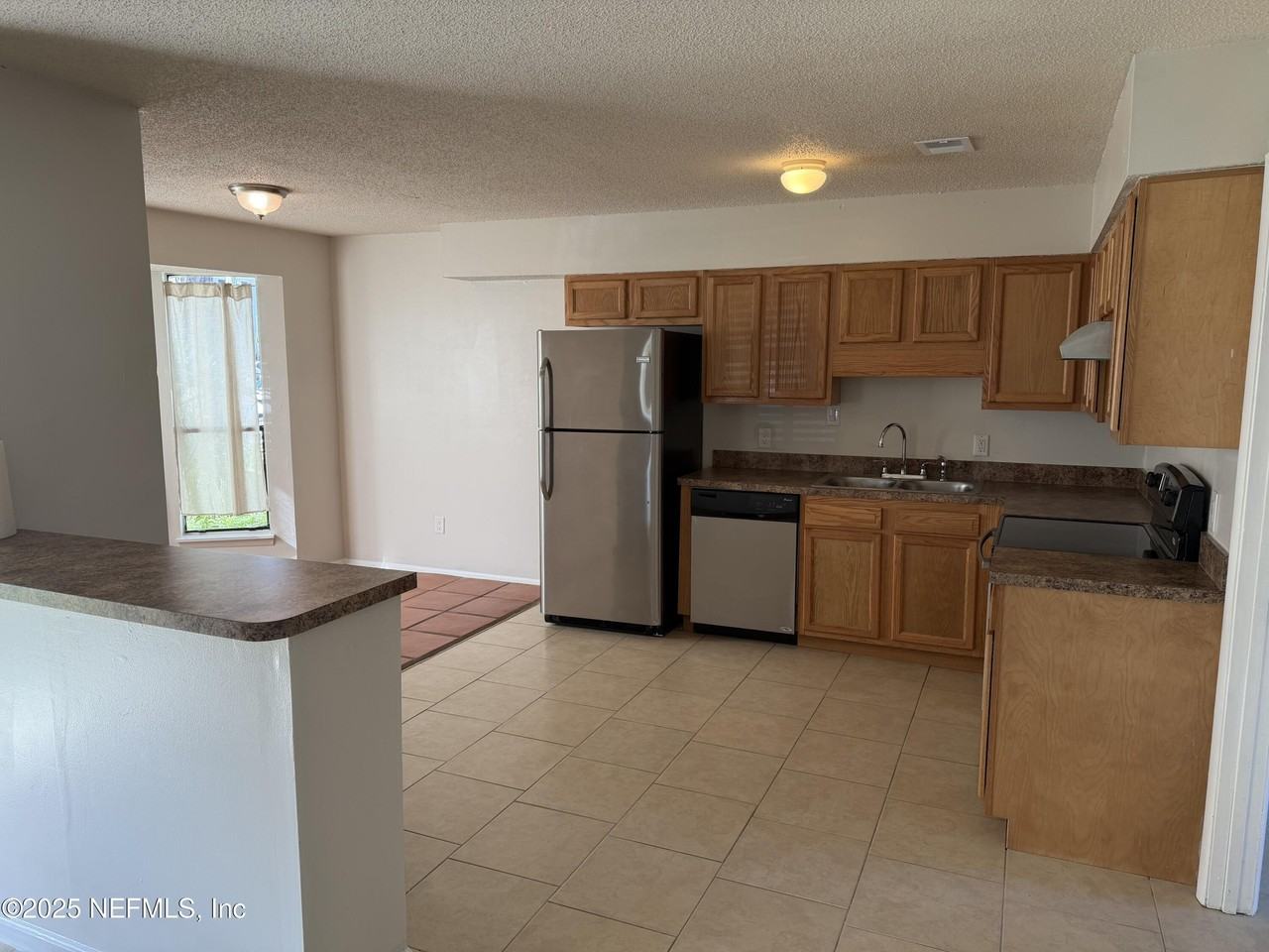 1335 Violet Street - Photo 6 of 19